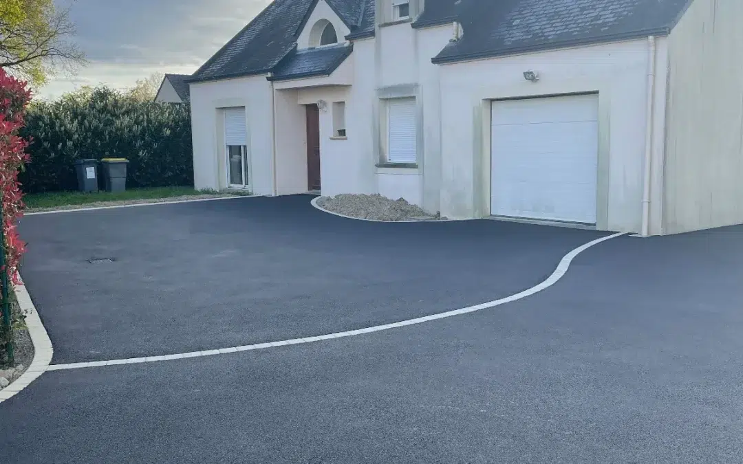 Préparation et application d&rsquo;un enrobé noir sur 365m2